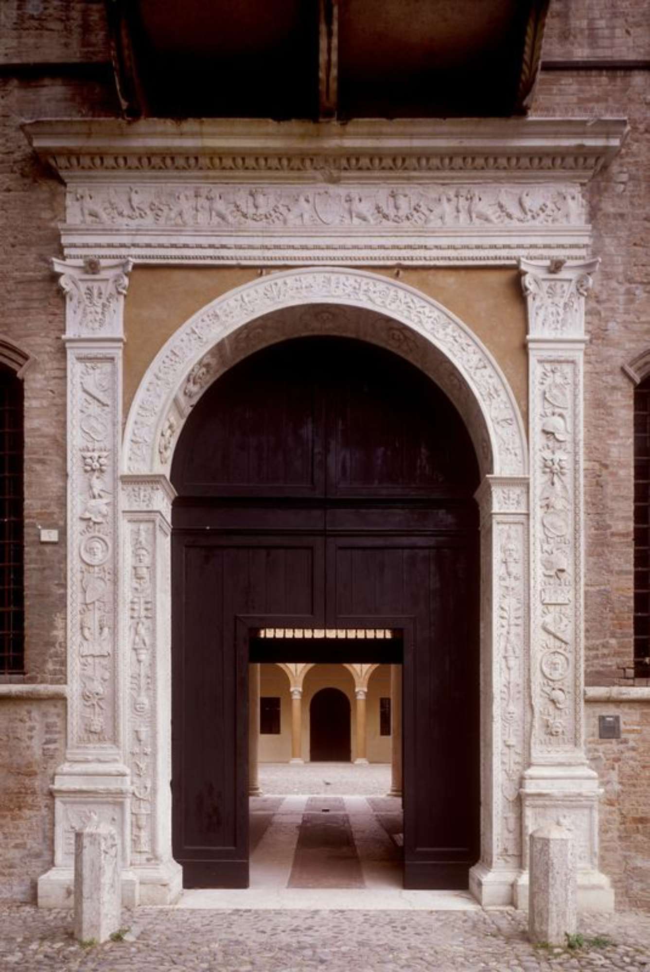 Portale d'ingresso di Palazzo Principi